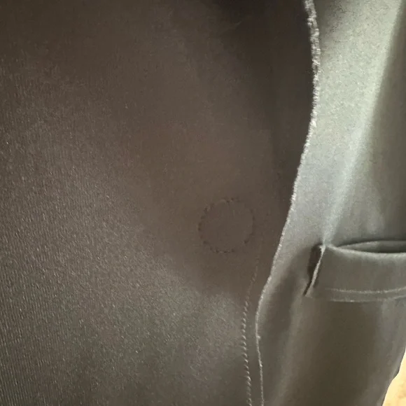 Classic Navy Blue Blazer w Raw Edge Seams and Velcro Button Size M - Picture 6 of 9